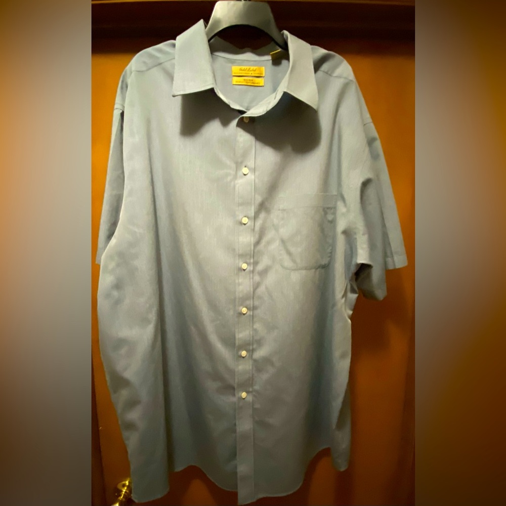 Men’s Gold Label Roundtree and Yorke SS Button Up Dress Shirt sz3XT.  Like New.